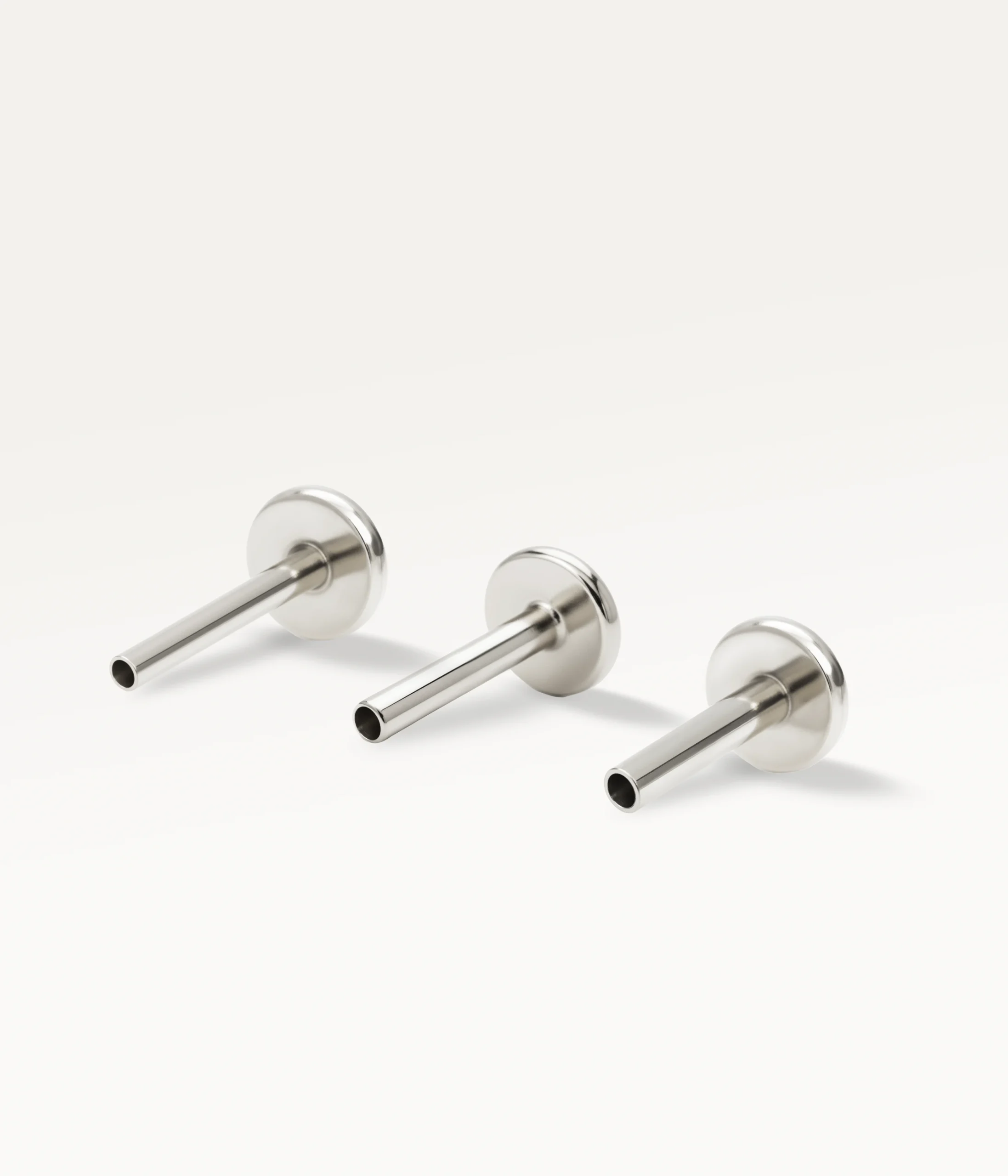 Barres de labret argentées de plusieurs tailles, conception fine et résistante