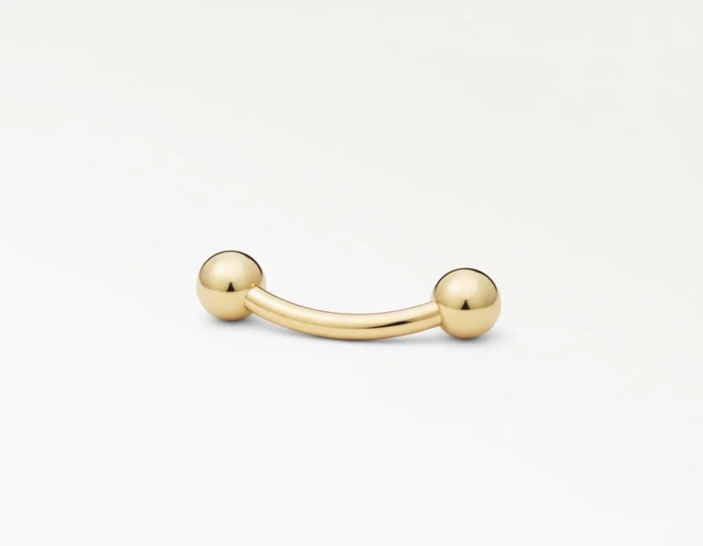 Piercing de surface oreille en titane ASTM F136 – finition dorée