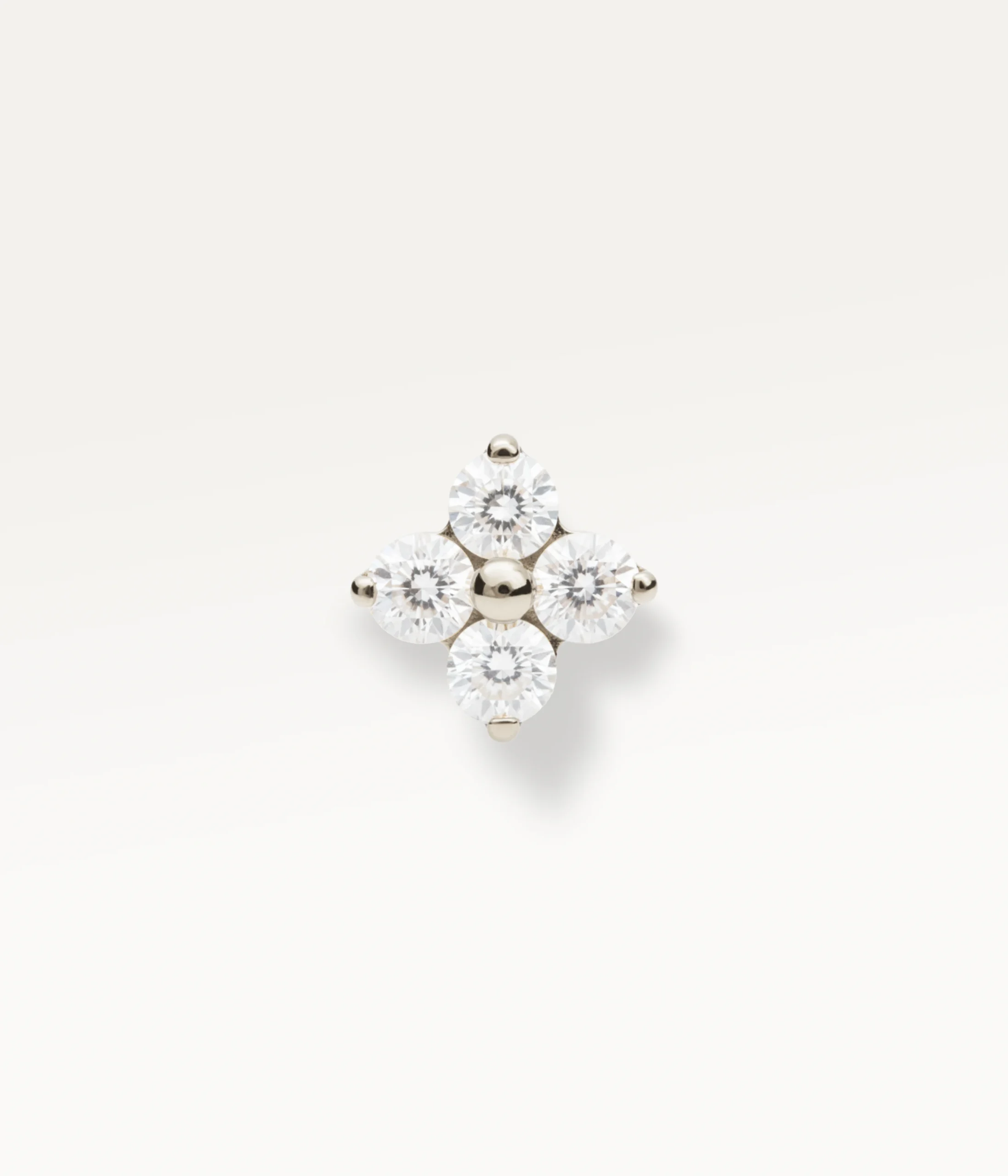 Piercing trèfle en titane ASTM F136 orné de zircons, bijou hypoallergénique élégant