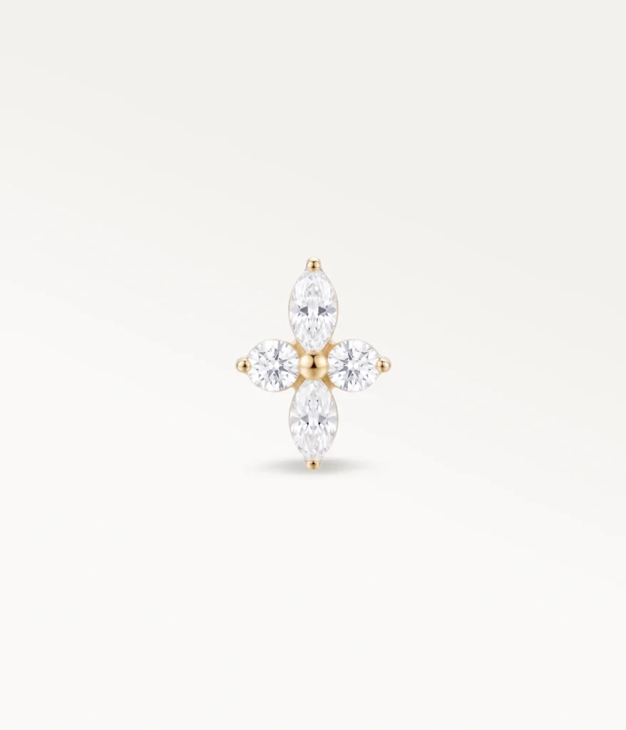 Piercing stud fleur doré orné de zircons marquise, vue frontale éclatante pour hélix